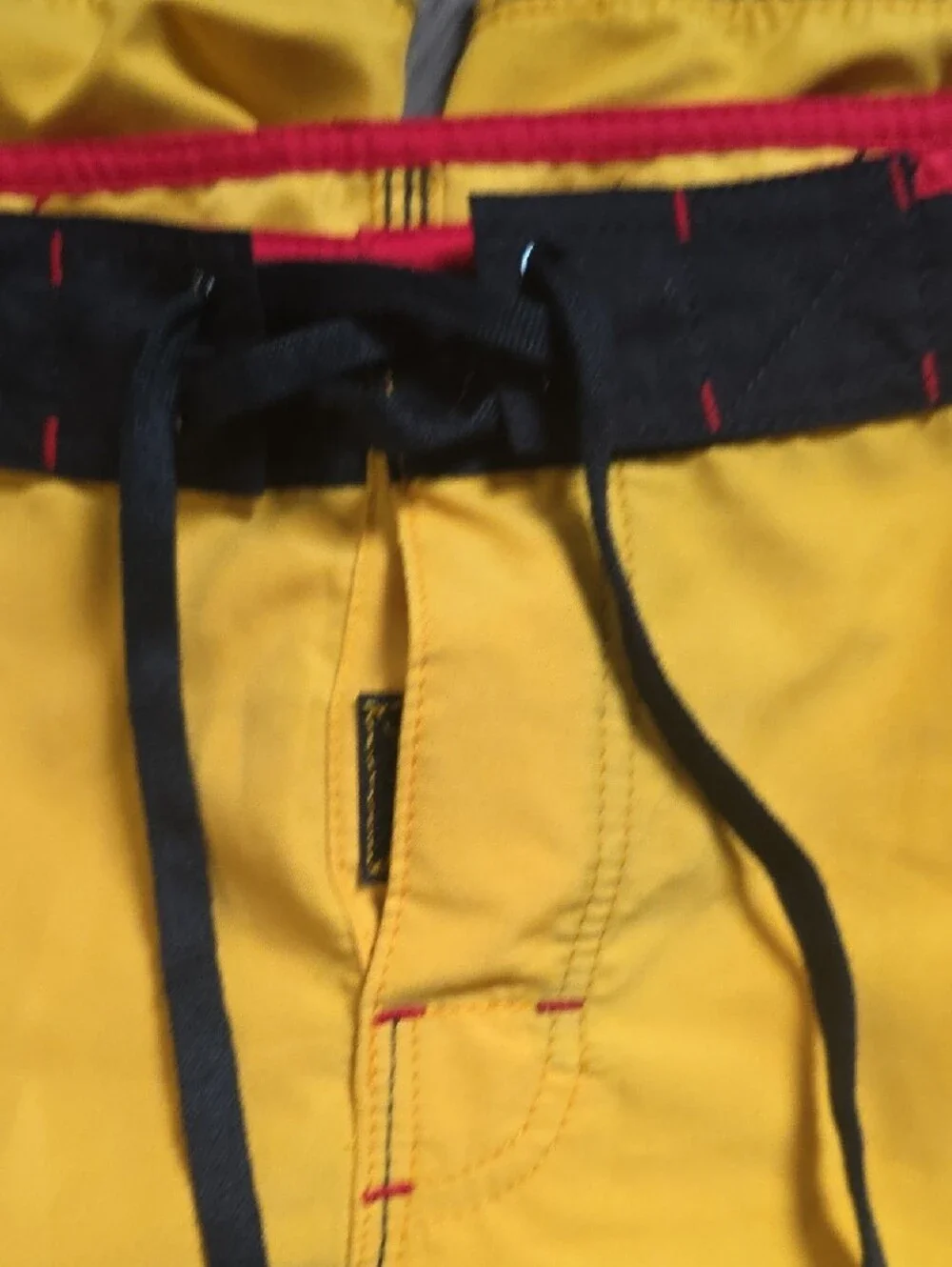 Maui Rippers Men’s Yellow Board Shorts 32